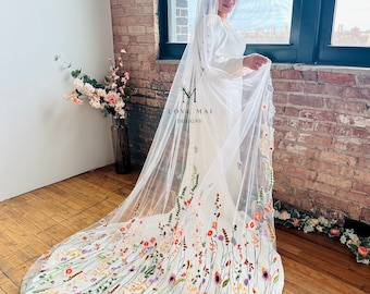 Flora  - Floral Wedding Veil/ Colorful wedding veil/ Autumn wedding/ veil with flower lace applique