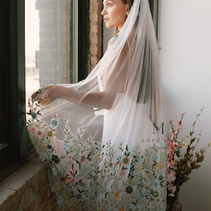 Floral Embroidery Bridal Veil: Colorful Flower Lace Applique, Green Wedding