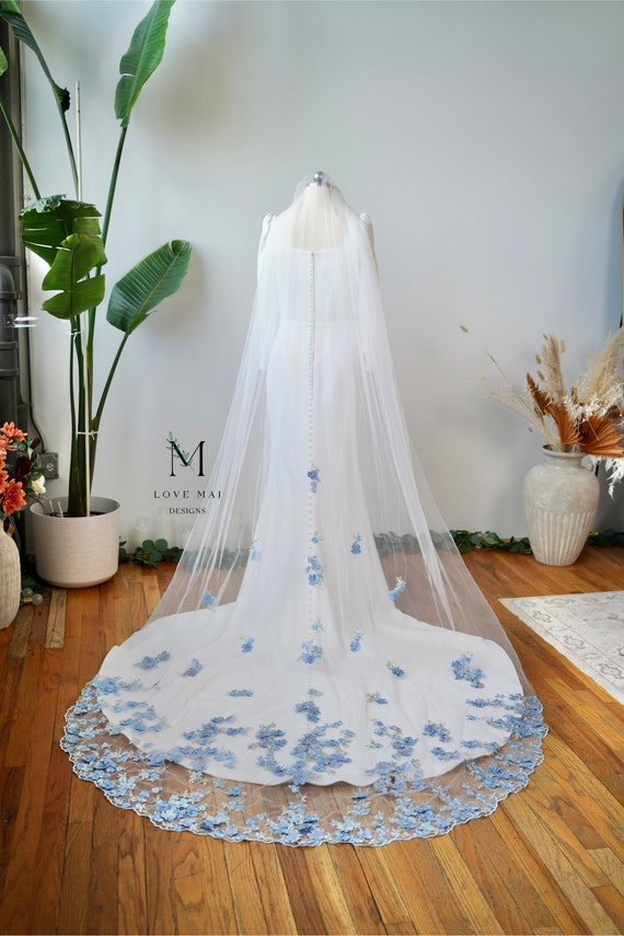 花刺繍ブライダルベール：ブルーフラワーウェディングベール