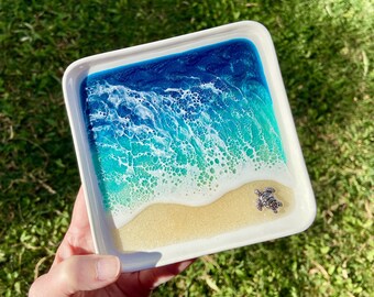 Ocean Resin Trinket Dish: Beach Jewelry Holder with Starfish or Turtle