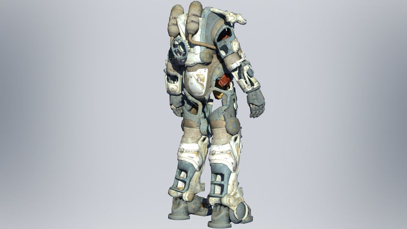 K&ouml;nnte beinhalten: Ein wei&szlig;er und grauer Power-R&uuml;stungsk&ouml;rper mit einem detaillierten Design. Der Anzug hat einen gro&szlig;en Rucksack mit Rohren und einen Helm. Der Anzug steht auf einem grauen Hintergrund.