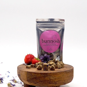 Organic Strawberry Cornflower Rabbit Treats: Small Pet Enrichment