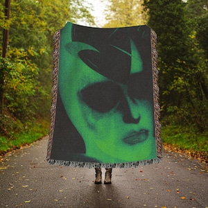 Alien Woven Blanket, Extra Terrestrial Blanket, Trippy Alien Blanket, Retro Sci Fi Alien Art Blanket, Vintage Alien Photo Blanket