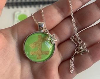 Collar con colgante de cristal Lloyd ninja hecho a mano - Dijes personalizables - Regalos hechos a mano - Artículos para fans - LUAIrene