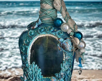 Handmålad sköldpaddsdrömflaska – Kustskulptur i blandteknik med turkos, patina och guld – Stranddekor