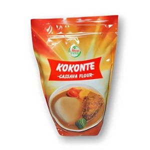 Könnte beinhalten: Ein versiegelter Beutel mit Kokonte-Maniokmehl. Die Verpackung ist hauptsächlich orange und gelb, mit dem Wort "KOKONTE" in Rot. Unter dem Text ist eine Schüssel mit Essen abgebildet, mit einem herzförmigen Teil des Essens.