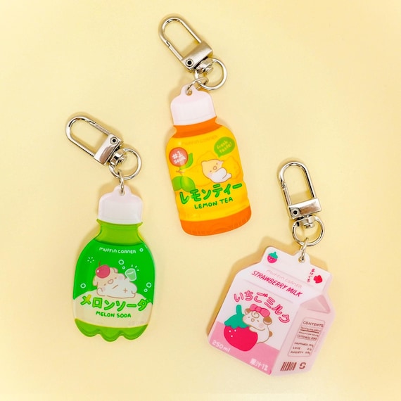 コンビニドリンクキーホルダー、かわいい日本のアクリルチャーム