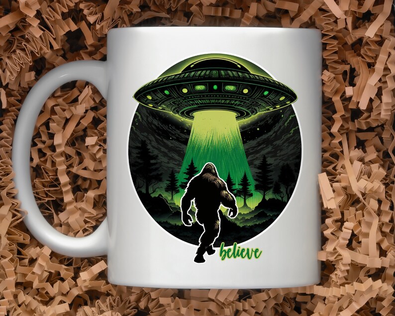 Bigfoot and aliens believe Png, Funny Sasquatch Sublimation Design, Yeti looking for a UFO png, green Bigfoot believes PNG Digital Download image 3