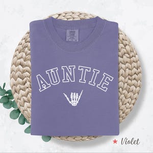 Comfort Colors® Auntie Shirt, Auntie Gift, Aunt Shirt, Aunt Gift, Tia Shirt, Tia Gift, New Auntie Gift, New Auntie Shirt, Trendy Aunt Tee