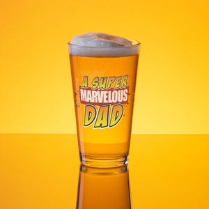 ビールグラス 素晴らしいお父さん向けパイントグラス 父の日のプレゼント 醸造キット ビールジョッキ クラフトビール愛好家 自宅醸造所用グラス ギフト コミックファン