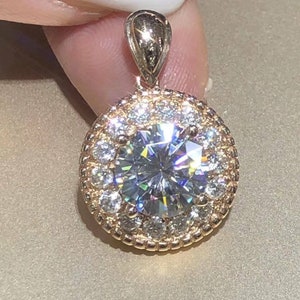 4Ct Round Brilliant Cut Moissanite Halo Pendant 14K Rose Gold Finish Free Chain