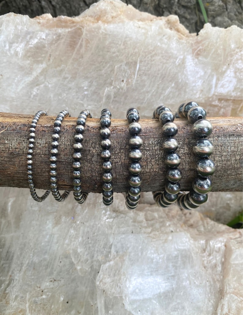 WE Silver Navajo Pearl Beads with Triangle Cowboy Pendent Necklace