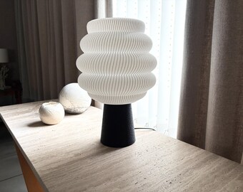 Ribbed designer table lamp – Modern handcrafted light fixture made from bio-based PLA – Minimalist Scandinavian decorative lamp
