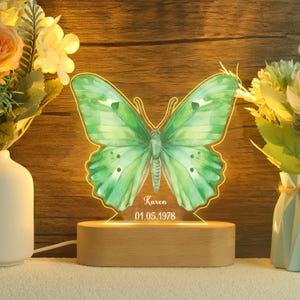 Personalisierte Schmetterling Name Nachtlicht, Geburtstagsgeschenk für Sie, Schlafzimmer Nachttischlicht, niedliche Tier Nachtlampe, Geschenk Nachtlicht für Mama