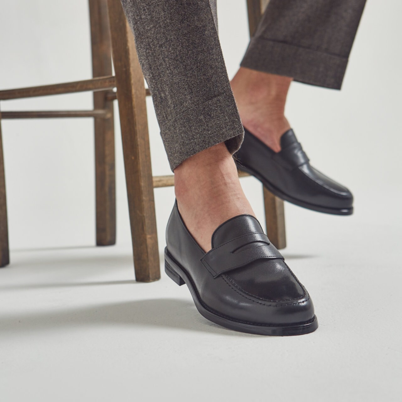 ローファー・オックスフォード JOSEPHT SHANGHAI VIBRAM JOS001 JOSEPHT Shanghai Black Leather Penny Loafers Classic Dress