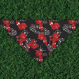 Hot Stuff Pet Bandana | Retro Cartoons Little Devil Kitsch Goth Punk Unikalny szalik dla psa Garderoba Ubrania Prezent dla miłośników zwierząt Właściciel