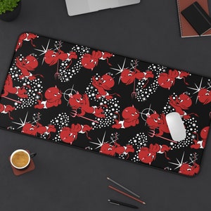 Hot Stuff Desk Mat | Little Devil Retro Vintage Cartoons Demon Goth Punk Komputer Laptop Biuro Tech Gaming Konfiguracja Podkładka pod mysz Prezenty Prezenty