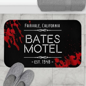 Psycho Bates Motel Bath Mat | Alfred Hitchcock Norman Bates Vintage Slasher Horror Movie Film Goth Bathroom Unique Home Decor Shower Rug