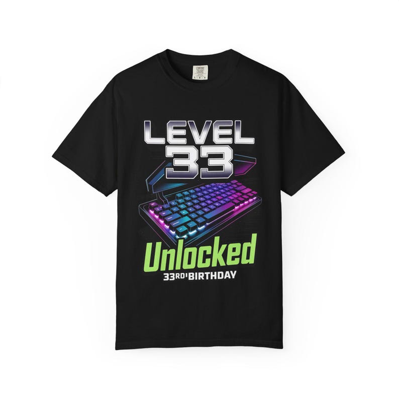 Camiseta divertida de cumpleaños para gamer, nivel 33, teclado desbloqueado para juegos, regalo de videojuego, camiseta gráfica de hito. imagen 6