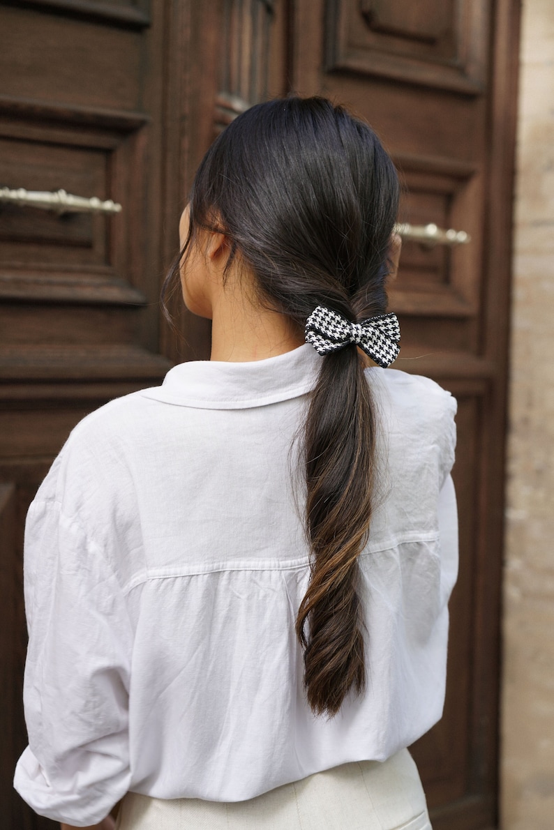 Beautiful bow tie hair elastic, black and white tweed, elegant, refined image 1