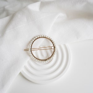 Beaded twisted circle barrette, modern minimalist barrette, ring, circle, bronze gold, elegant, sophisticated Bronze