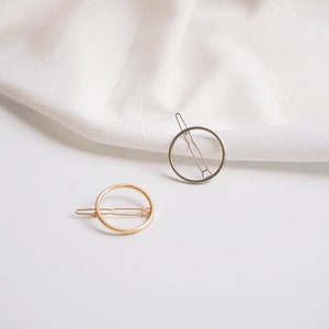 Minimalist circle barrette, gold twisted circle, circular, golden ring, boho, simple, minimalist, geometric wedding image 5