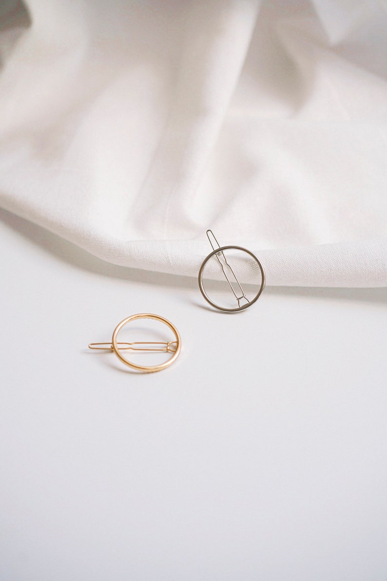 Minimalist circle barrette, gold twisted circle, circular, golden ring, boho, simple, minimalist, geometric wedding image 5