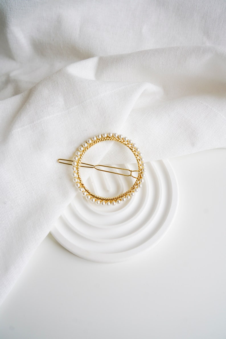 Beaded twisted circle barrette, modern minimalist barrette, ring, circle, bronze gold, elegant, sophisticated Gold