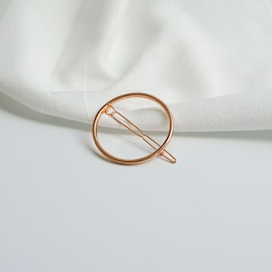 Minimalist circle barrette, gold twisted circle, circular, golden ring, boho, simple, minimalist, geometric wedding image 4