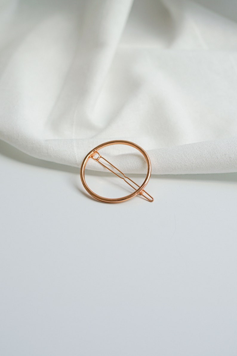 Minimalist circle barrette, gold twisted circle, circular, golden ring, boho, simple, minimalist, geometric wedding image 4