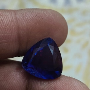 AAA+ 20 cts natural pitambari sapphire trillion cut loose gemstone for ring & jewelery making