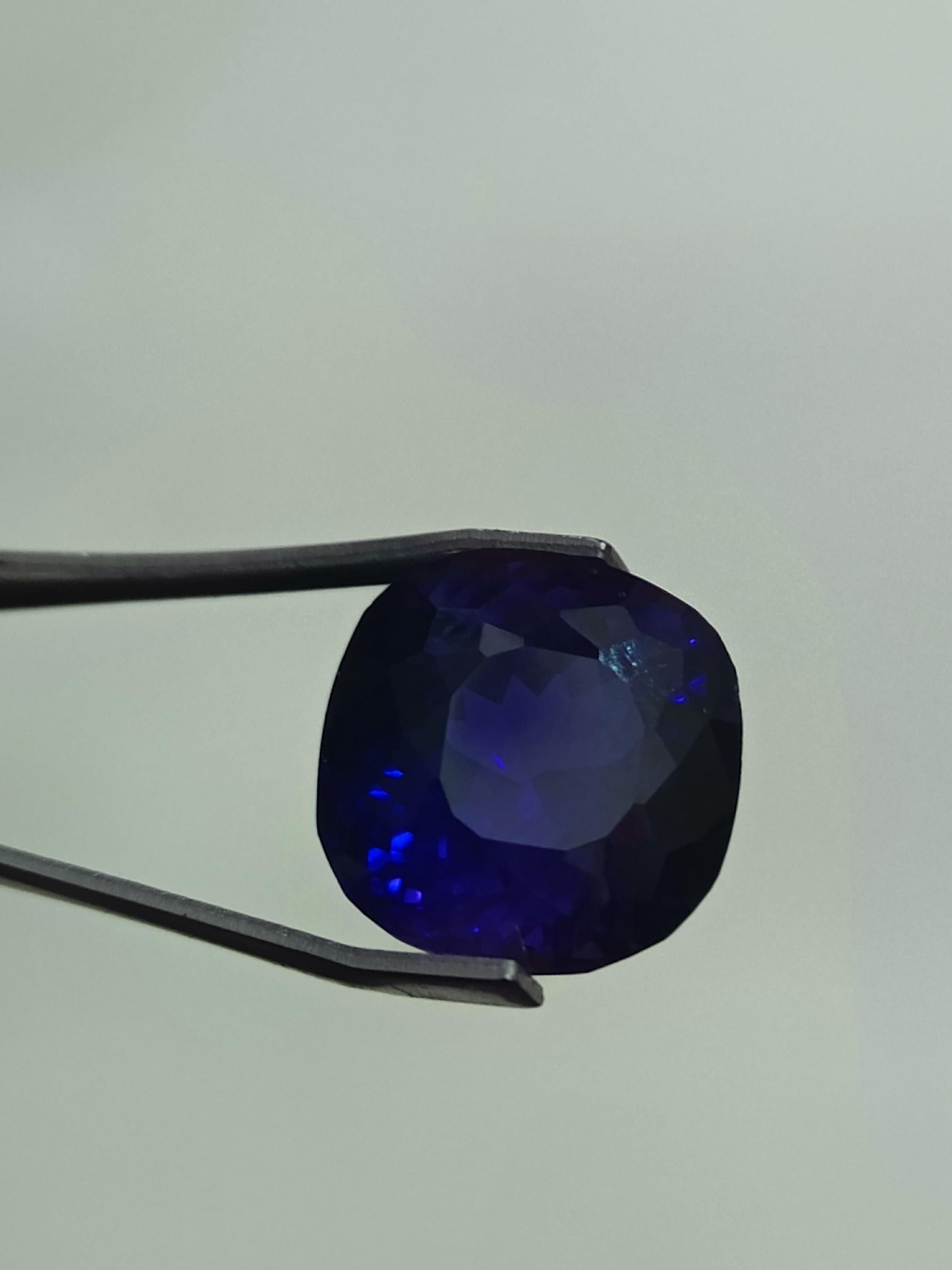 Saphir Bleu Naturel Du Cachemire – 8,45 Carats Taille Coussin – Certifié AGSL