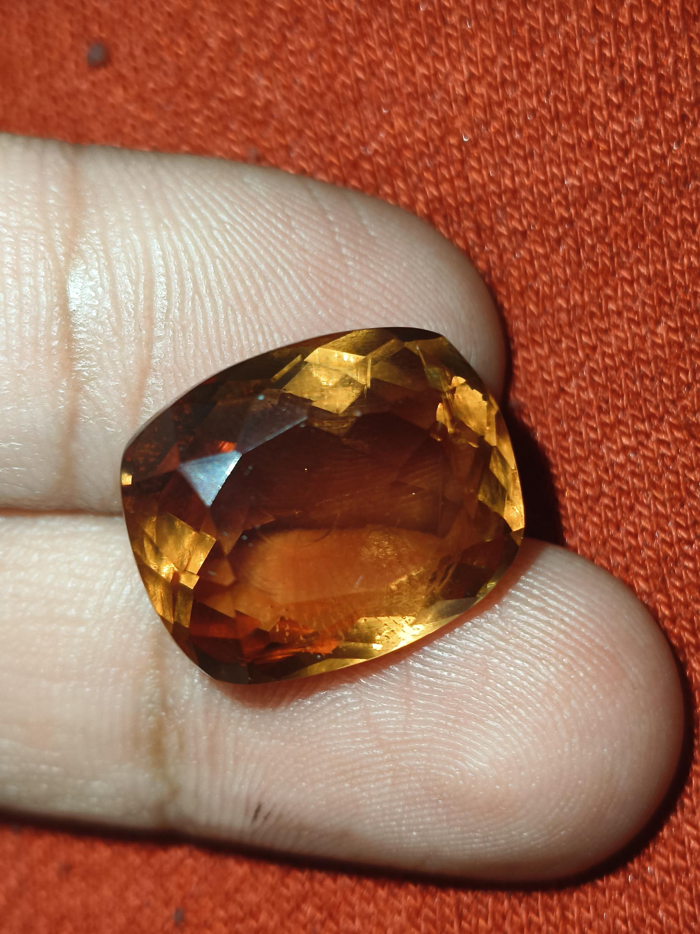 REAL-GEMS Pierre précieuse en vrac en forme de trillion d'alexandrite changeant de couleur de 69,95 carats, Gemme Doré Pierre précieuse, Hydrothermale - Alexandrite