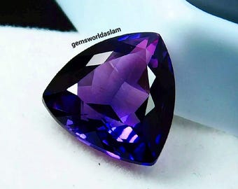 Natural 8 ct Purple Tanzanite Gemstone: Trillion Cut Stone