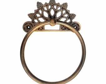 Ornate Brass Towel Ring – Vintage Decorative Bathroom Hardware • Antique Brass Towel Holder • Elegant Wall-Mounted Towel Ring