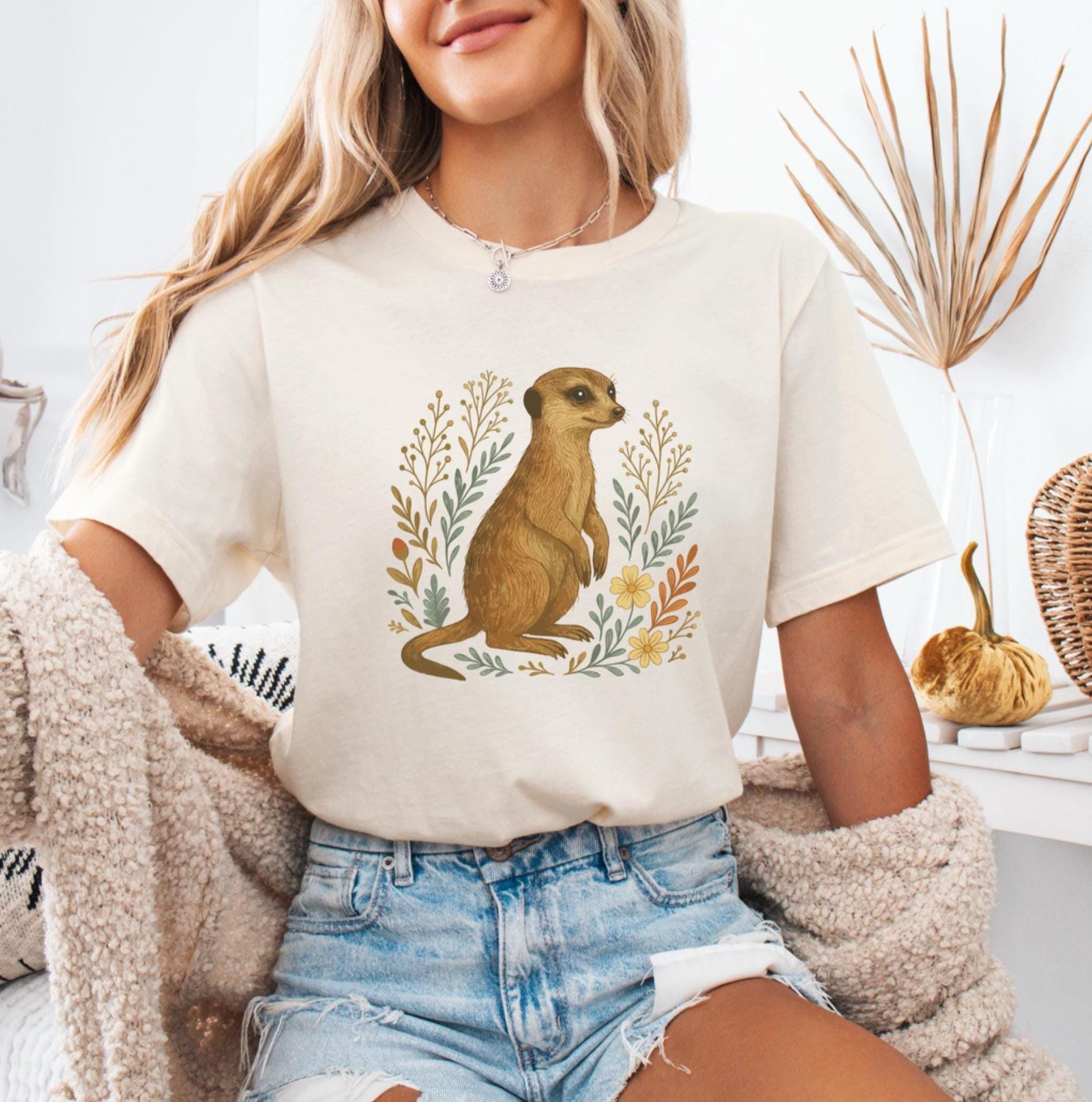 かわいい花柄ミーアキャットシャツ、ミーアキャットTシャツ、ミーア