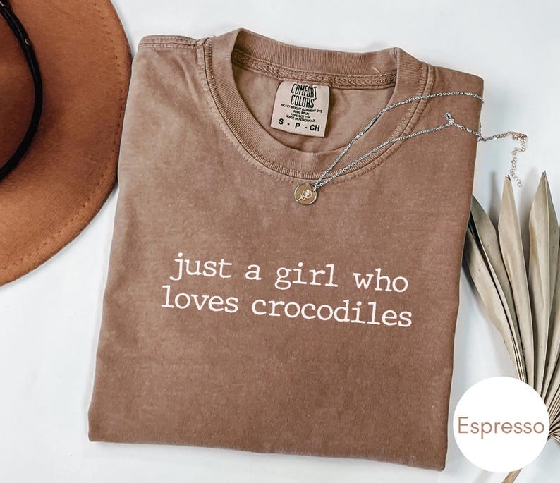 Just a girl who loves Crocodiles Tshirt, Vintage Alligator Comfort Colors Tee: Retro Croc Silhouette Shirt image 8