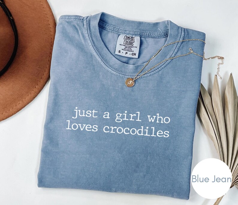Just a girl who loves Crocodiles Tshirt, Vintage Alligator Comfort Colors Tee: Retro Croc Silhouette Shirt image 6