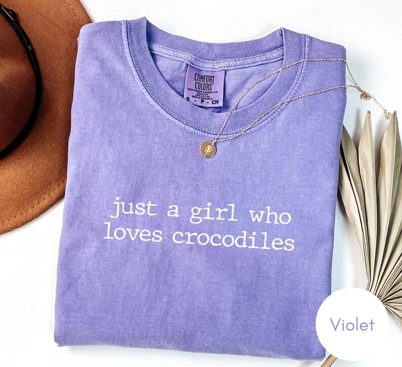 Just a girl who loves Crocodiles Tshirt, Vintage Alligator Comfort Colors Tee: Retro Croc Silhouette Shirt image 11