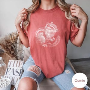 Streifenhörnchen Vintage T-Shirt, süßes Streifenhörnchen Komfort Farben Vintages Tshirt, Streifenhörnchen Silhouette Retro Shirt, Streifenhörnchen Liebhaber Geschenk Bild 11