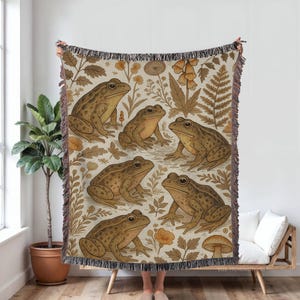Frog Woven Blanket - Toad woven tapestry - Frog throw Wall Decor Aesthetic, Frog Lover Gift