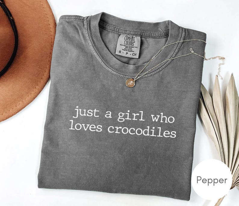 Just a girl who loves Crocodiles Tshirt, Vintage Alligator Comfort Colors Tee: Retro Croc Silhouette Shirt image 10