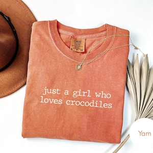 Just a girl who loves Crocodiles Tshirt, Vintage Alligator Comfort Colors Tee: Retro Croc Silhouette Shirt image 9