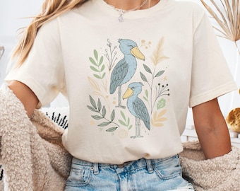 Camiseta con estampado floral de cigüeña picozapato, camiseta de cigüeña picozapato, camiseta para amantes de la cigüeña picozapato, regalo floral para amantes de las cigüeñas, camiseta con estampado de aves, camiseta para observadores de aves