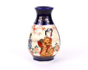 Vintage Japanese Porcelain Bud Vase Hand Painted Satsuma Style Small Vase 7.5 cm
