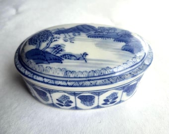 Vintage Delft Style Trinket Box Blue White Ceramic Oval Jewelry Box 11 cm