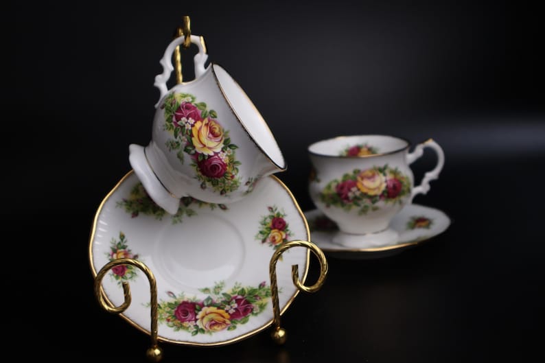 Vintage Teacup and Saucer Fine Bone China Elizabethan Staffordshire Roses England image 2