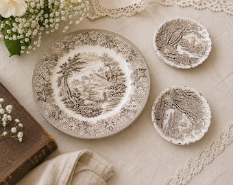 Vintage engelska tallrikar i järnsten, brunt transferware, 20 cm och 11,5 cm, England