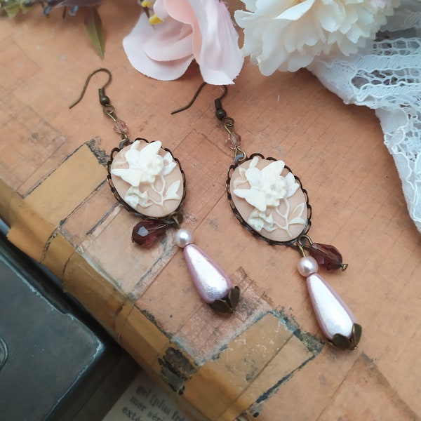 Boucles d'oreilles pendantes camée/papillon style vintage  bohême