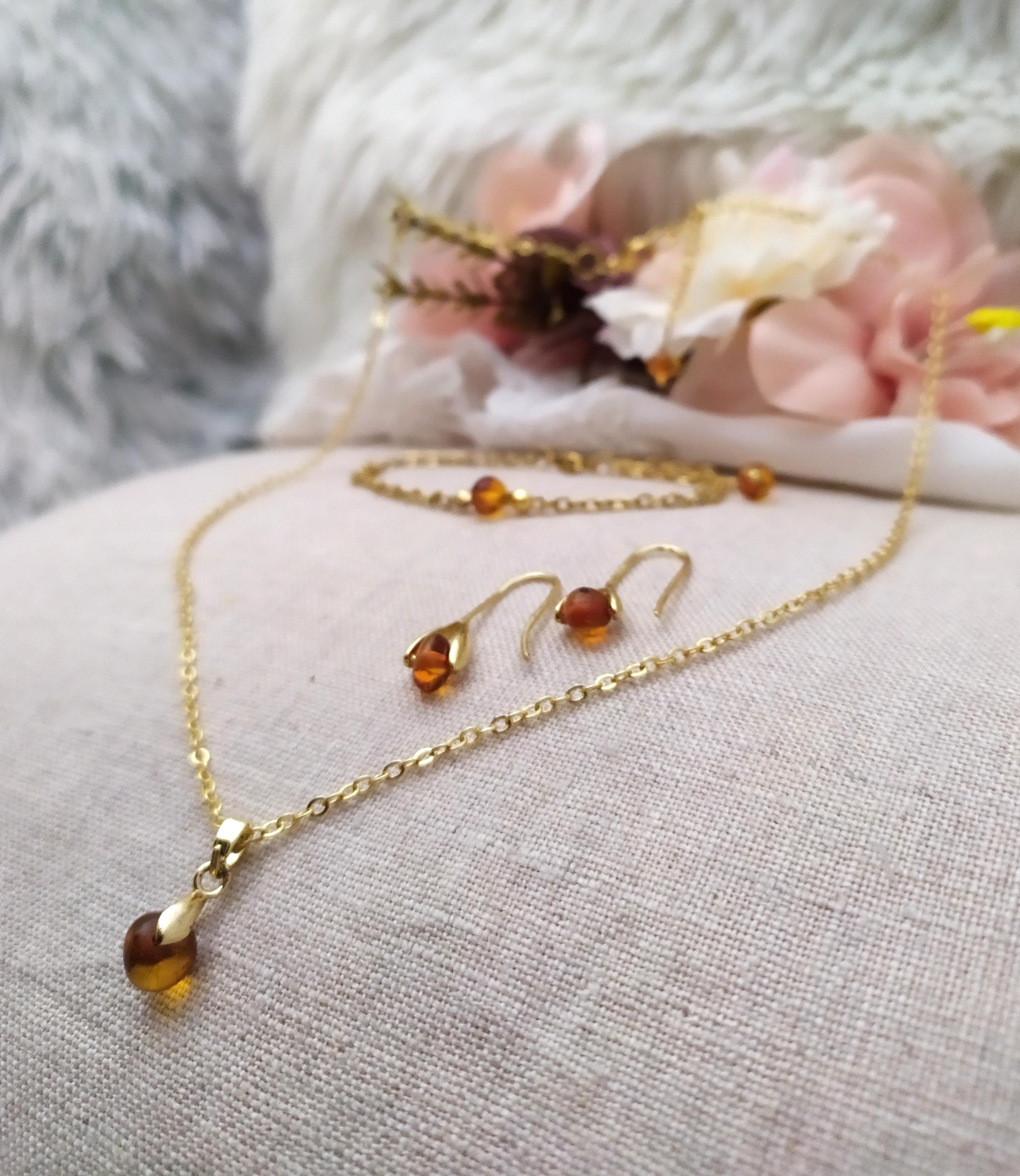 Collier Sautoir Gothique Noir Avec Croix Et Fleur De Rose - Bijou Fantaisie Léger, Longueur 36-40 Cm